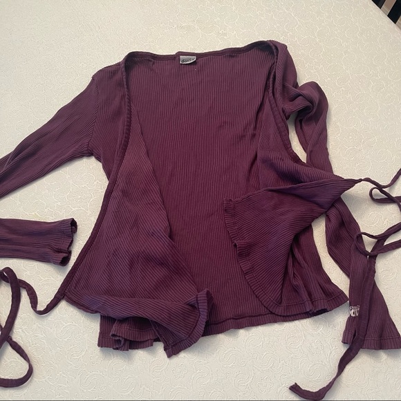 Wrap Around Purple Top - Picture 2 of 4